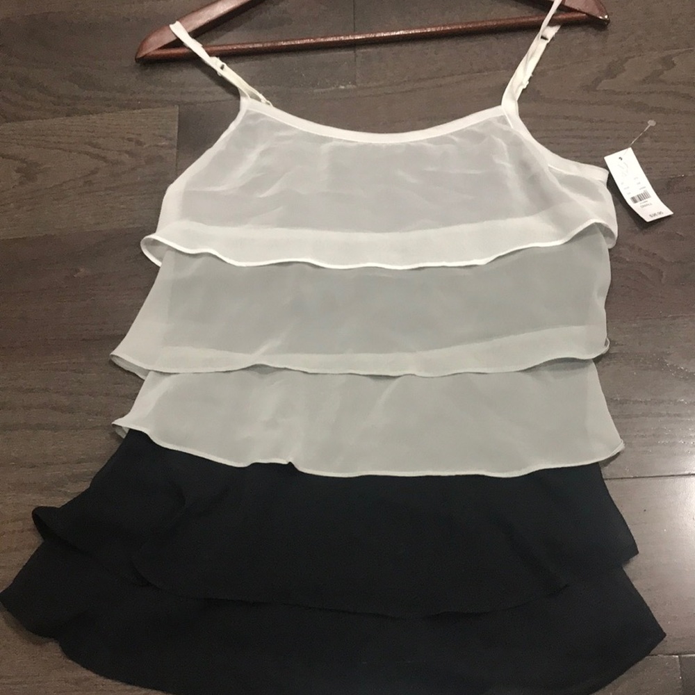 Women’s tank. Small NWT.